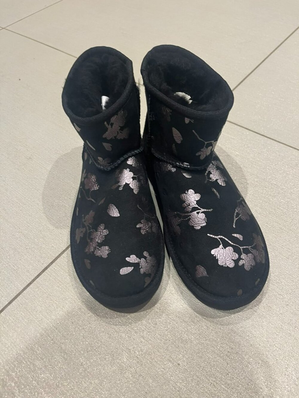 UGG Y2K Womens Classic Mini Floral Foil Boot Black Cabincore; Size 7M